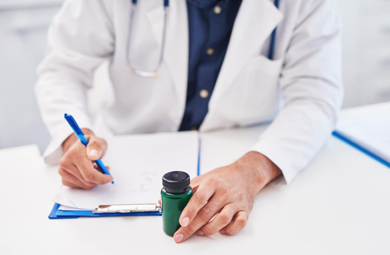 Prescribing medication for methamphetamine withdrawal